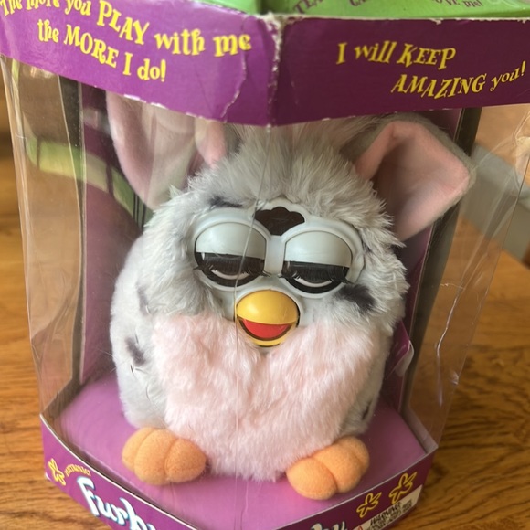 Vintage 1998 Furby, Never been opened. Model 70-800 - Picture 5 of 8